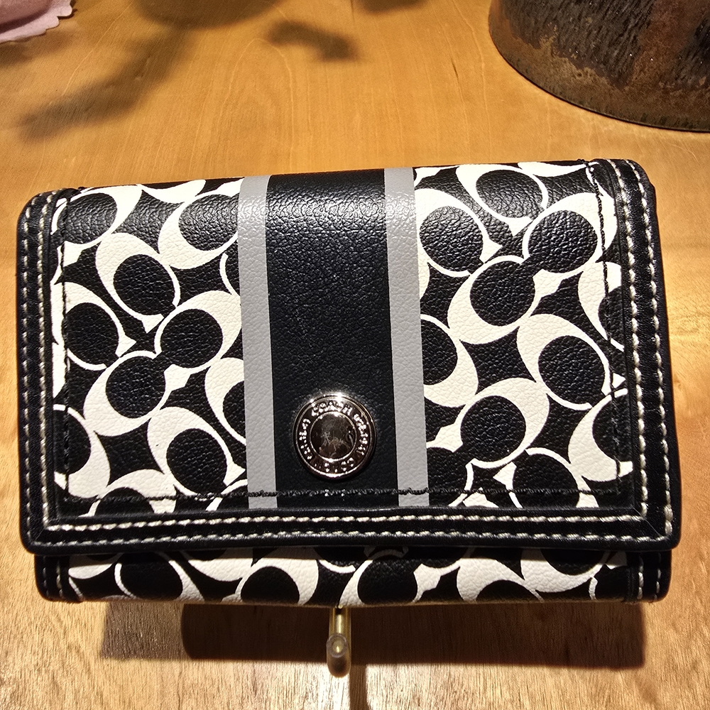 Coach (EUC) Signature C Black and White Patterned Wallet